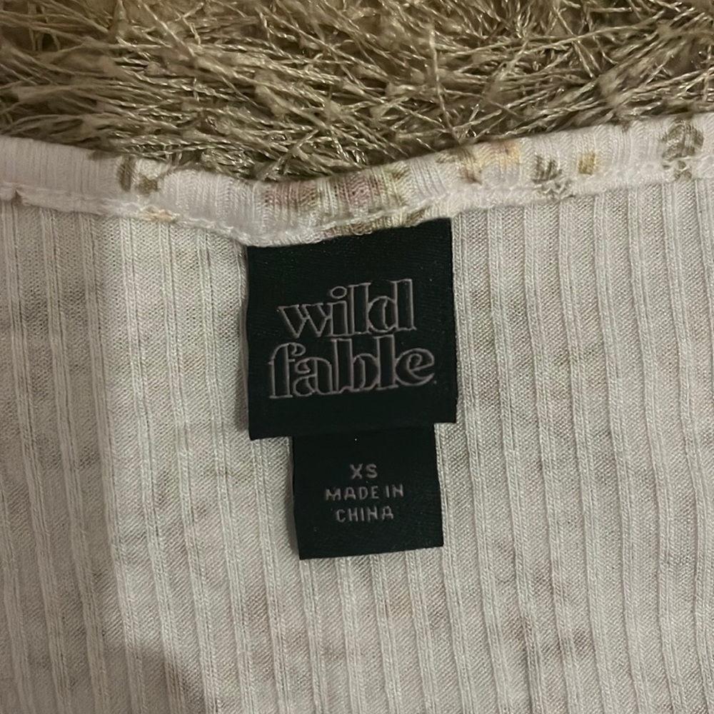 Wild fable target XS white pink floral coquette tee shirt crop top